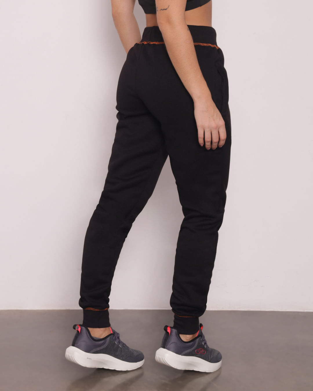 Calca-200-Jogger-Com-Trancador-Mesa---Preto