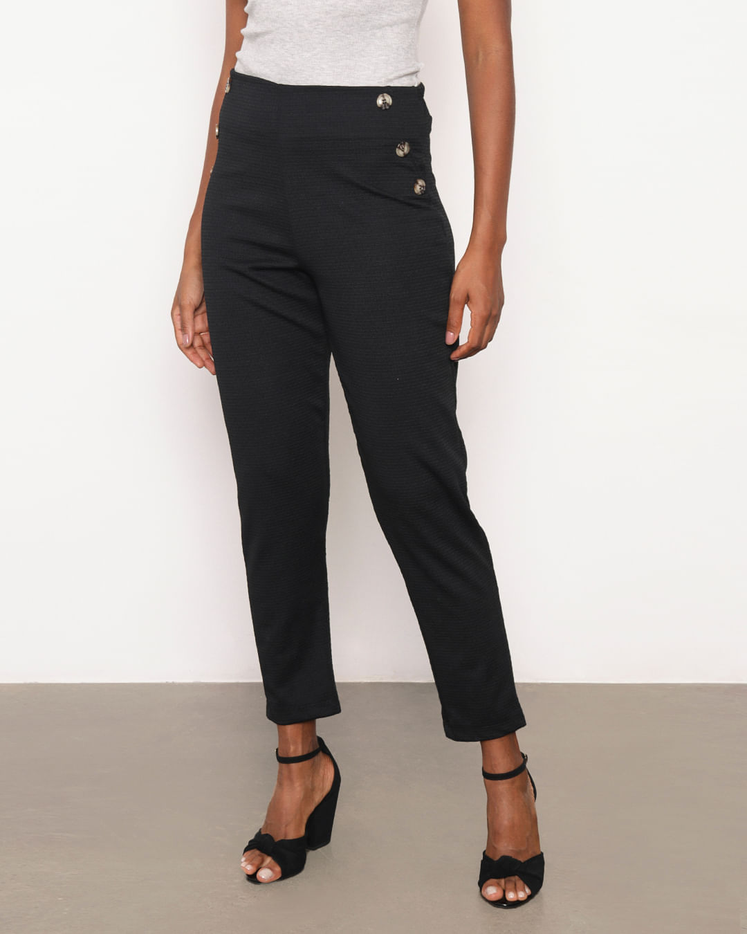 Calca-4003-C-Botoes-Laterais---Preto