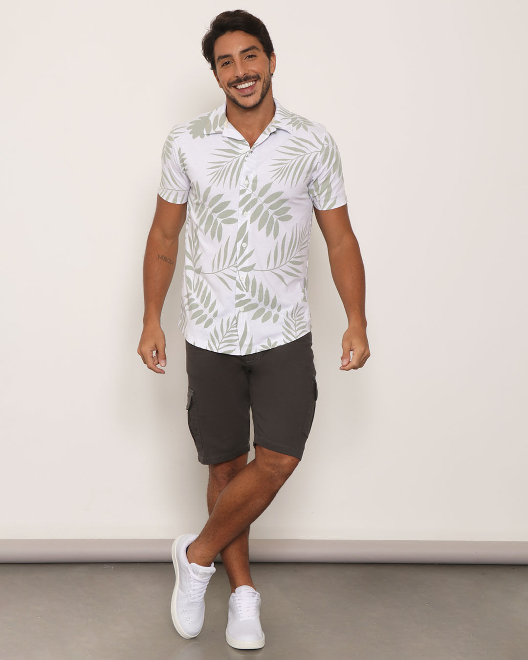 Camisa-Mc-Malha-Folhagem-Bco-Pgg---Branco-Floral