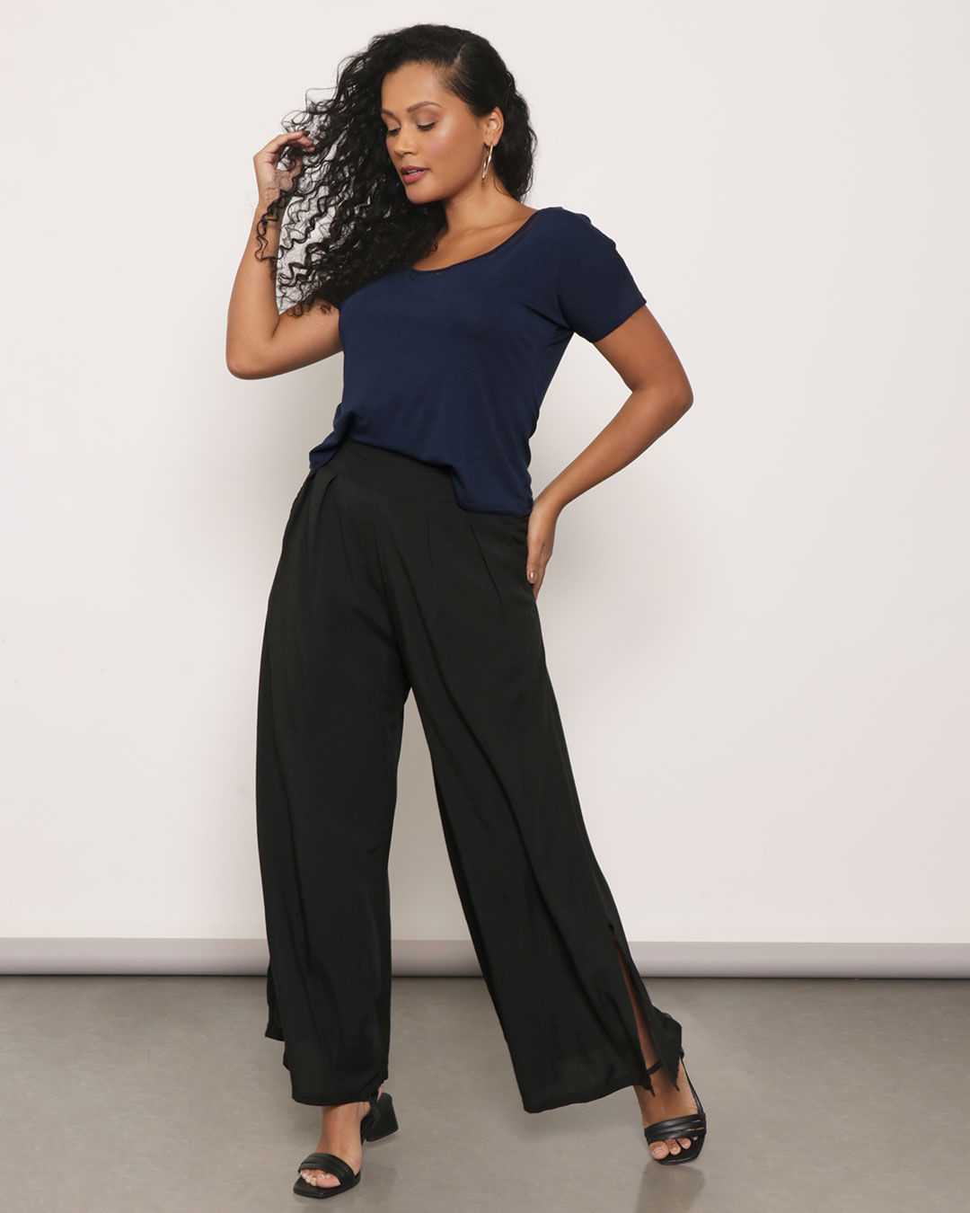 Blusa-Pl92-C-Detalhe-Gola---Marinho