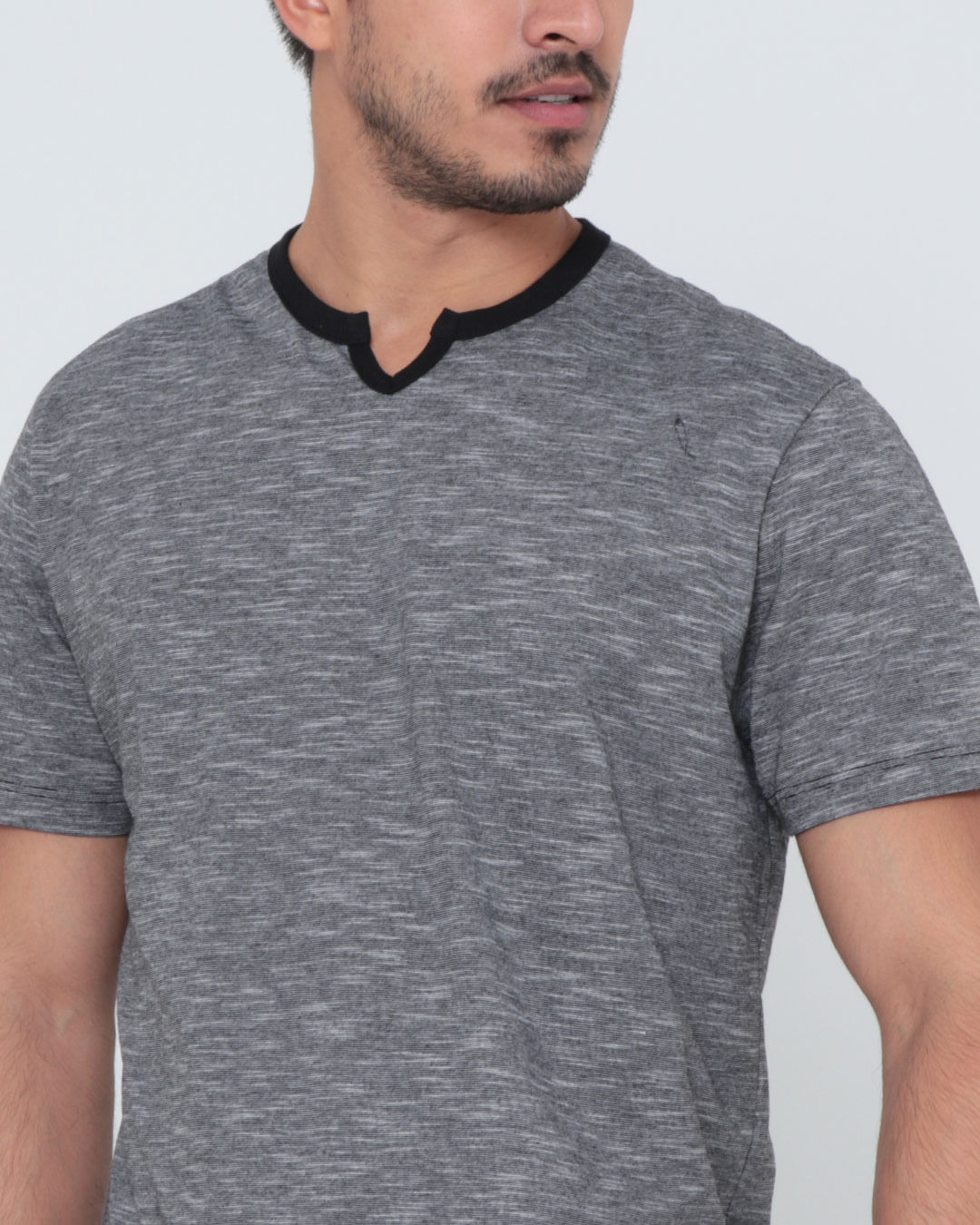 Camiseta-Tr1280005-Mc-Gy-Botao-Pto---Cinza-Escuro