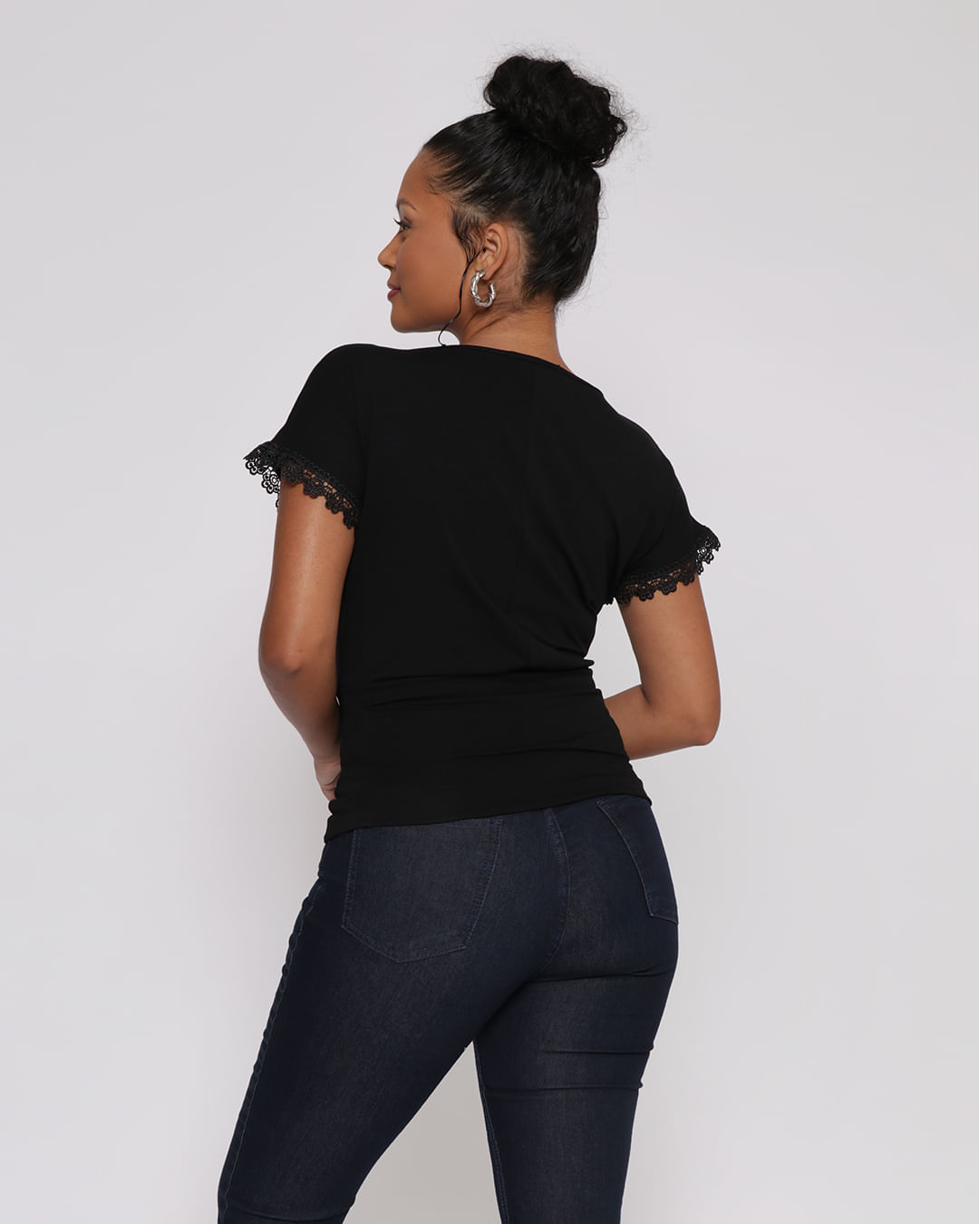 Blusa-Vs613-C-Detalhe-Renda-Manga---Preto