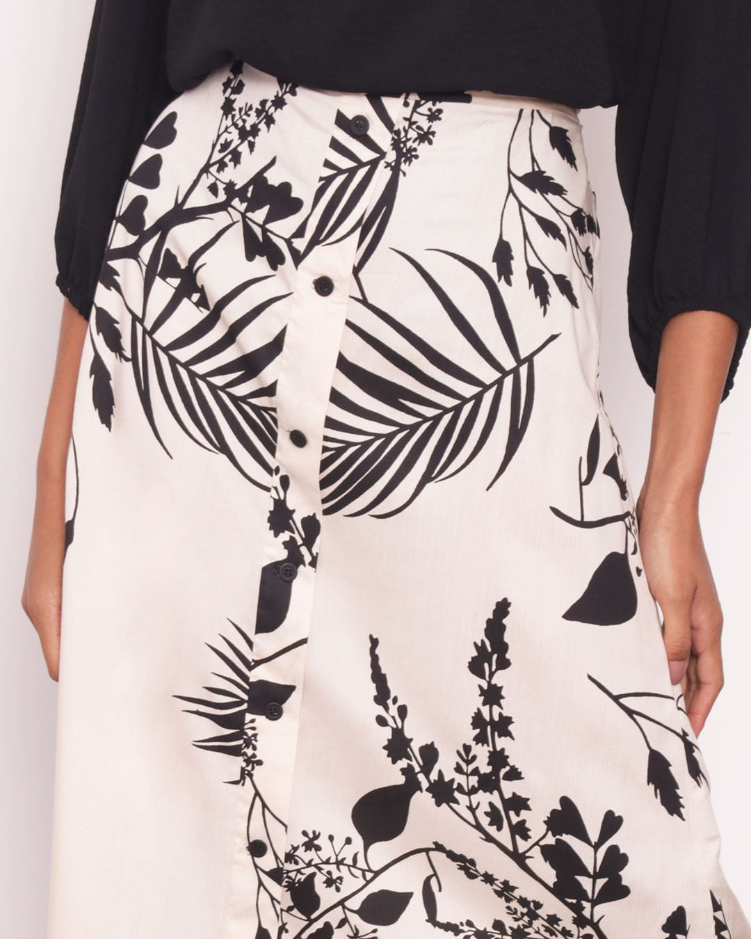 Saia-10235-Estampada-C-Botoes---Bege-Floral