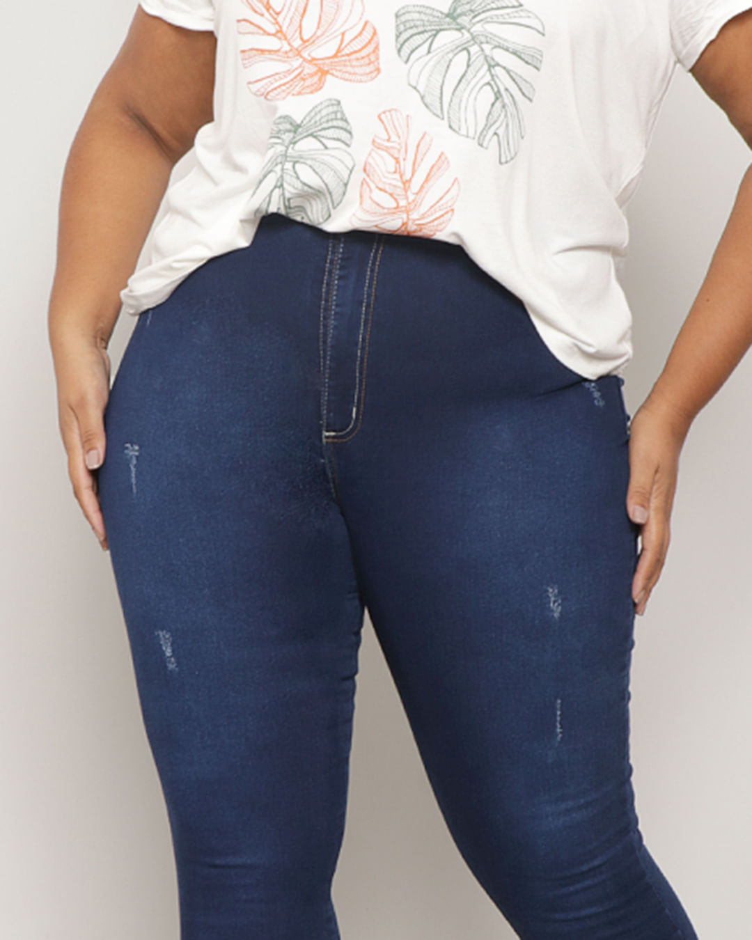 Calca-0925693-Jns-Esc-Bt-Barr-Desf-Fem-T---Blue-Jeans-Escuro