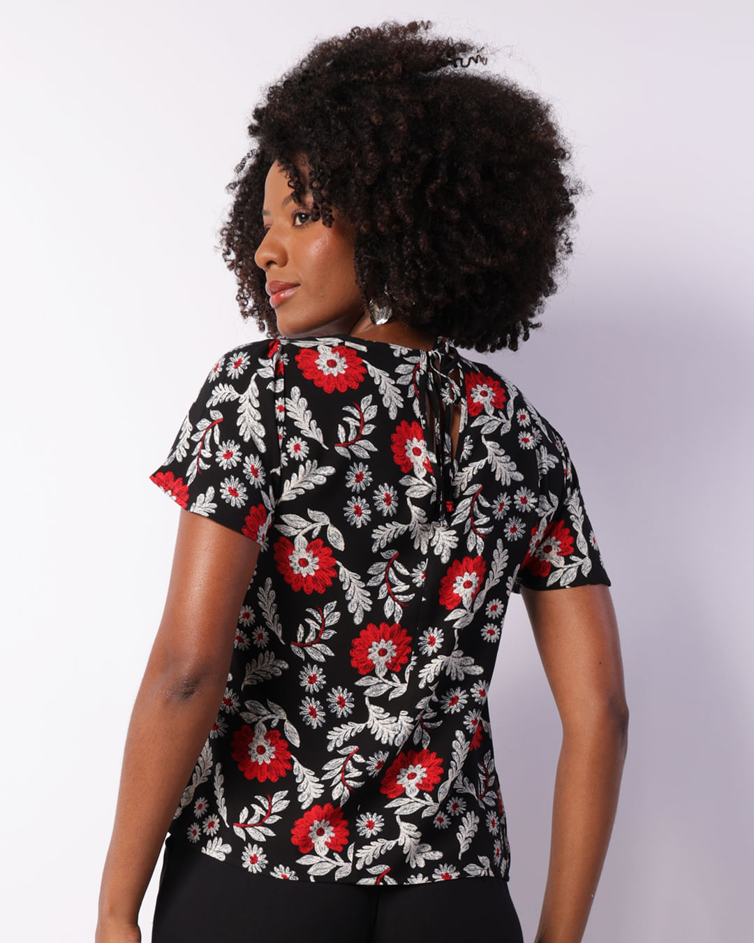 Blusa-230685-Viscose-Gota-Estampada---Preto-Floral