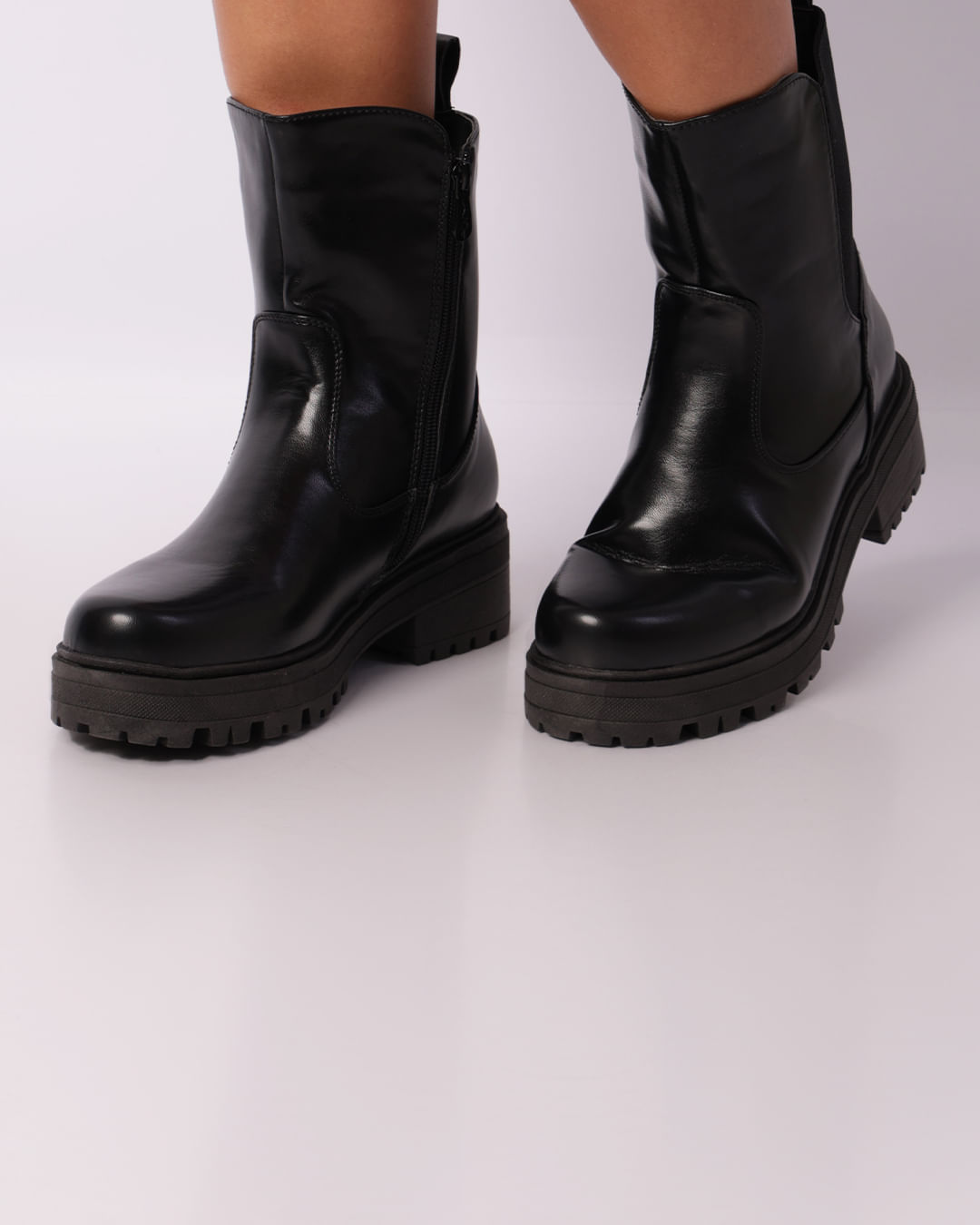 Bota-Fem-Tratorada-Com-Retilinea-72233---Preto