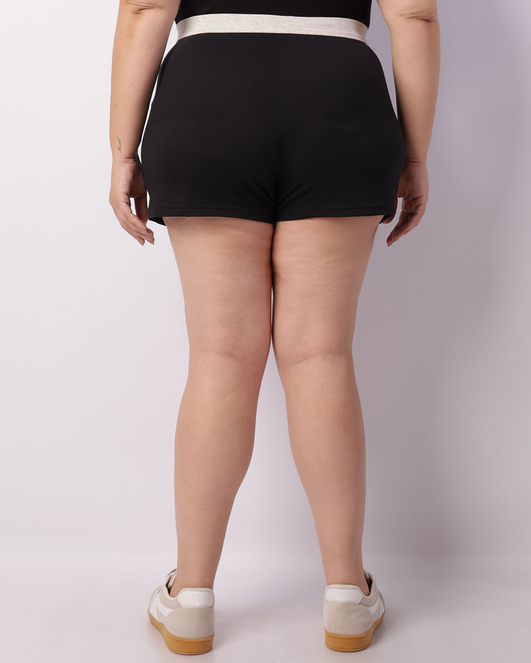 Short Plus Size Feminino Moletinho Curto Preto-1744223954238