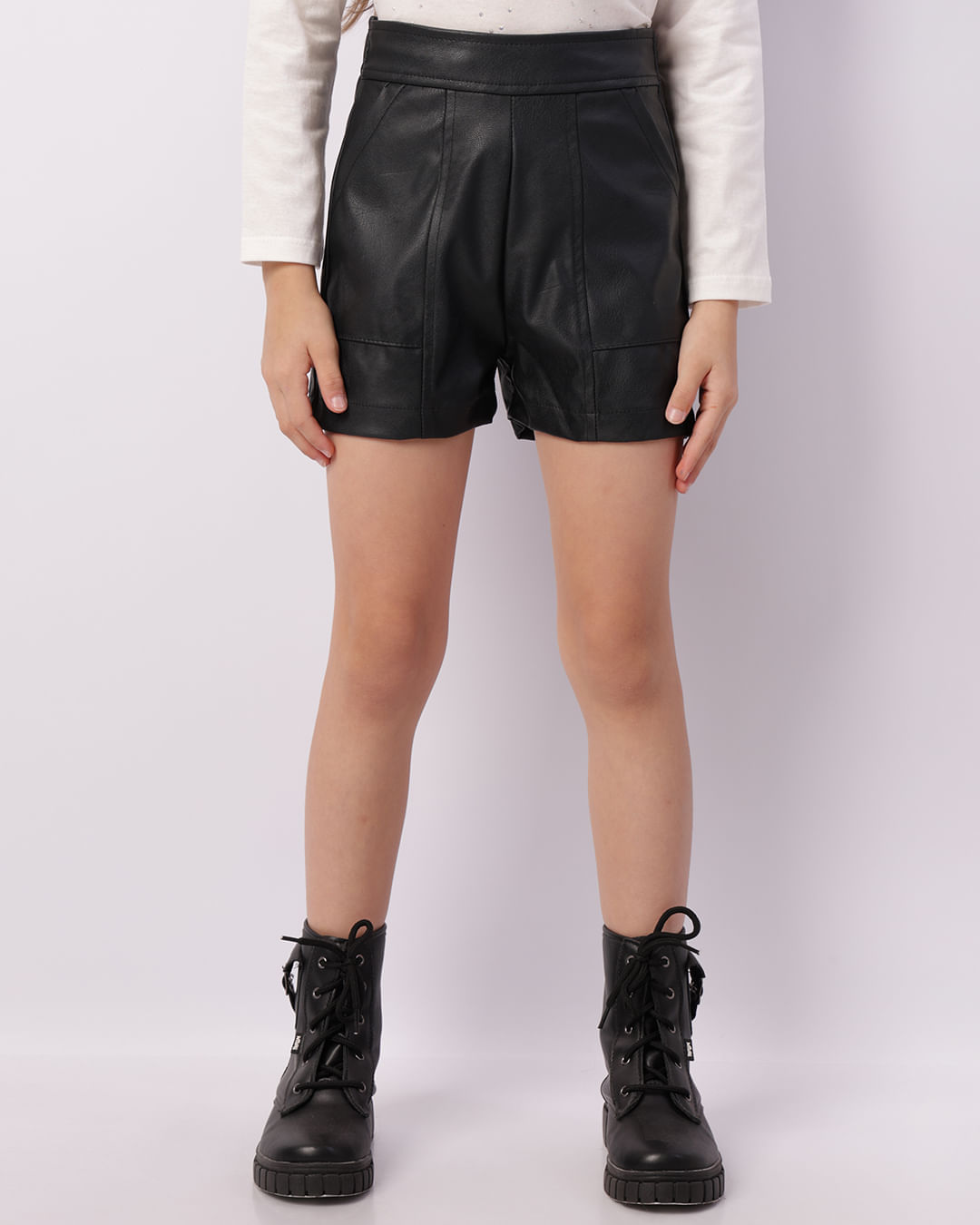 Short-65654-Couro-Bolso-F410---Preto