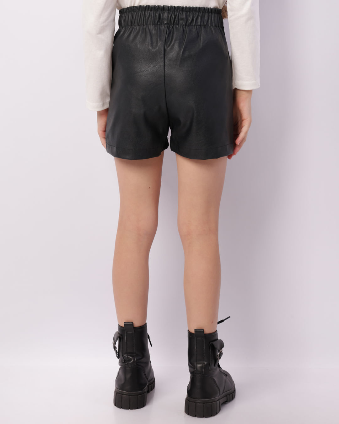 Short-65654-Couro-Bolso-F410---Preto