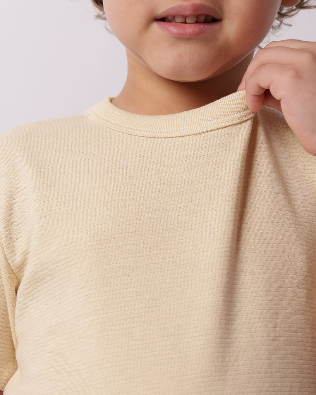 Camiseta Infantil Manga Curta Texturizada Bege-1748291560885