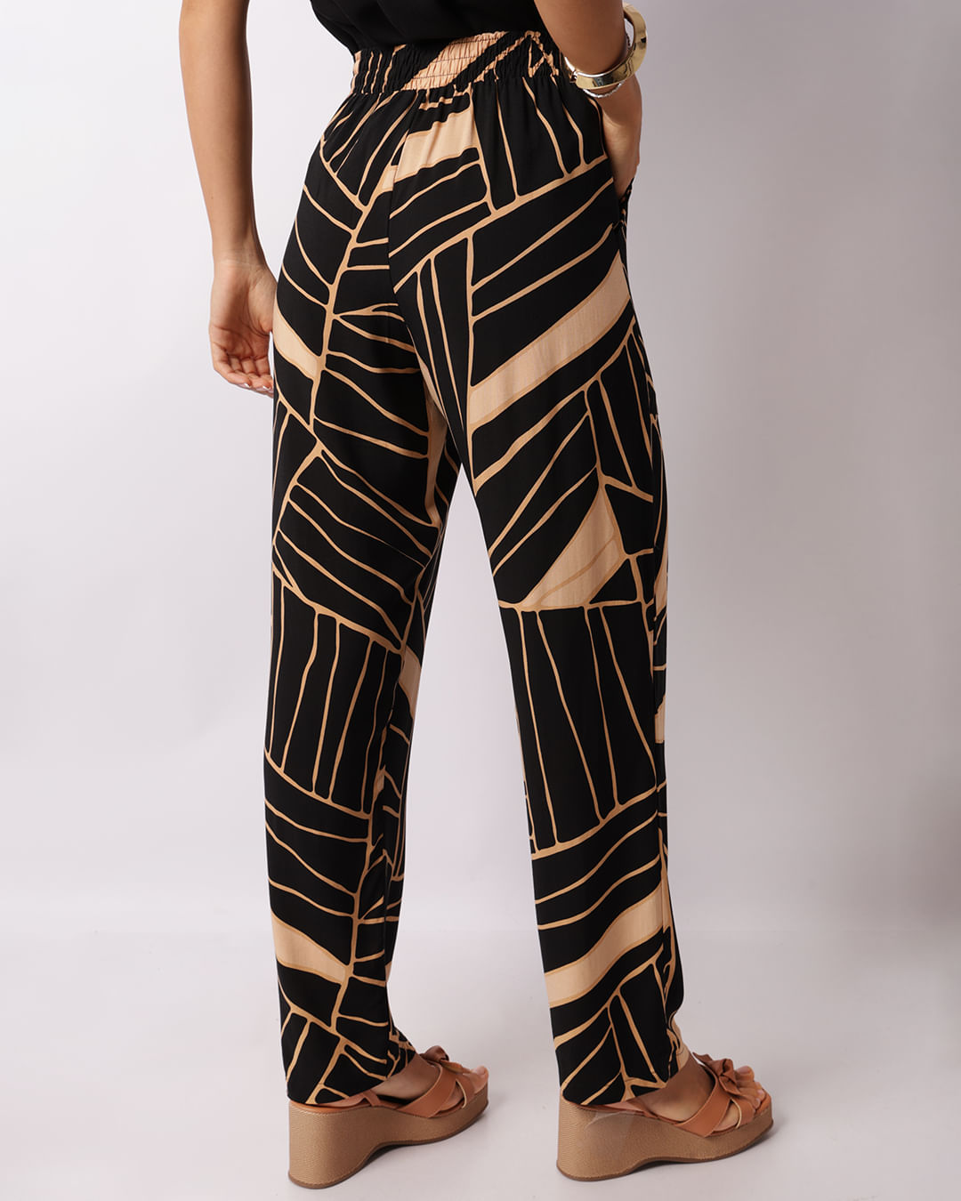 Calça Feminina Reta Viscose Estampada Preta-1748346908948