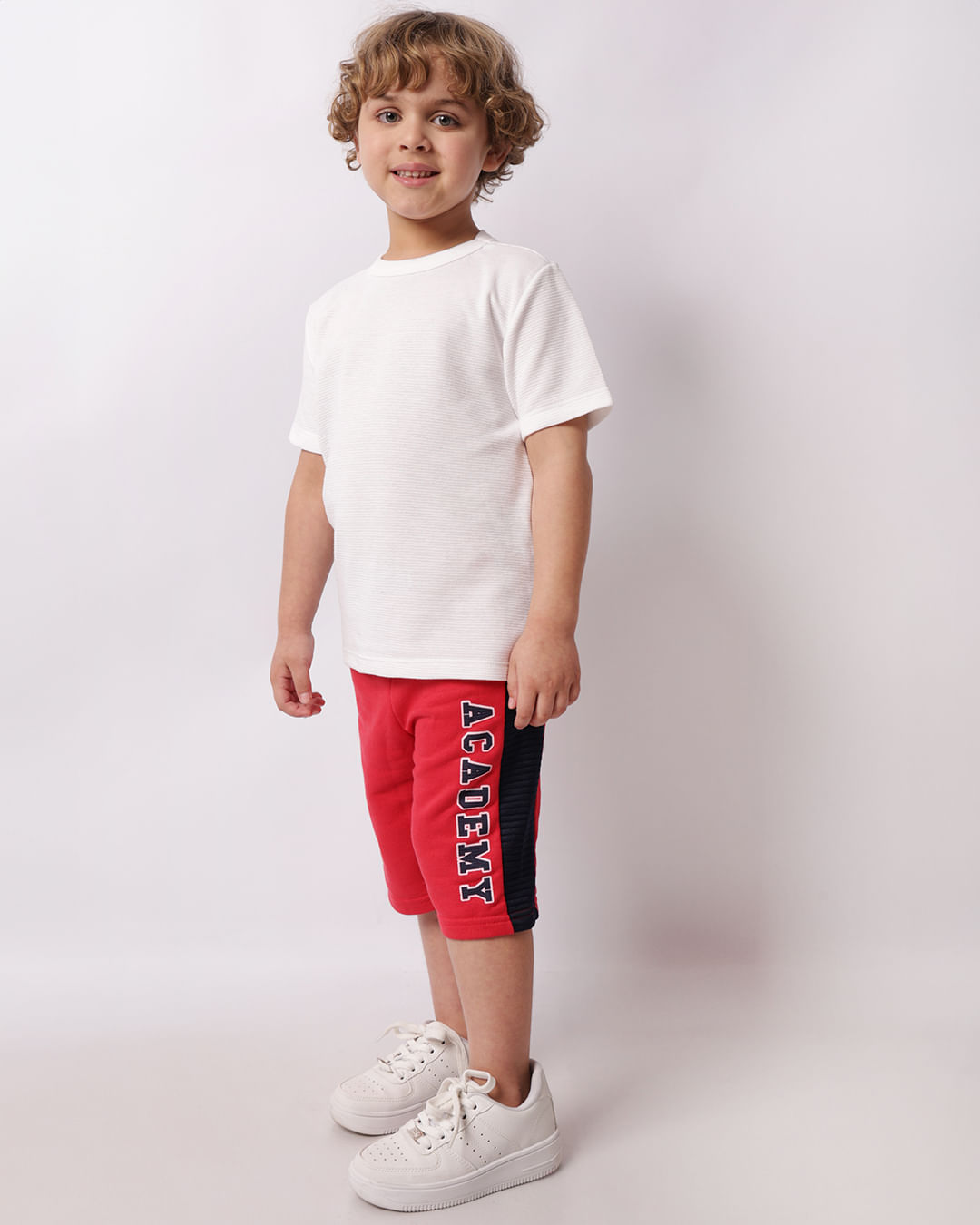 Bermuda Infantil Moletinho Com Recortes Estampa Vermelha-1748348866529