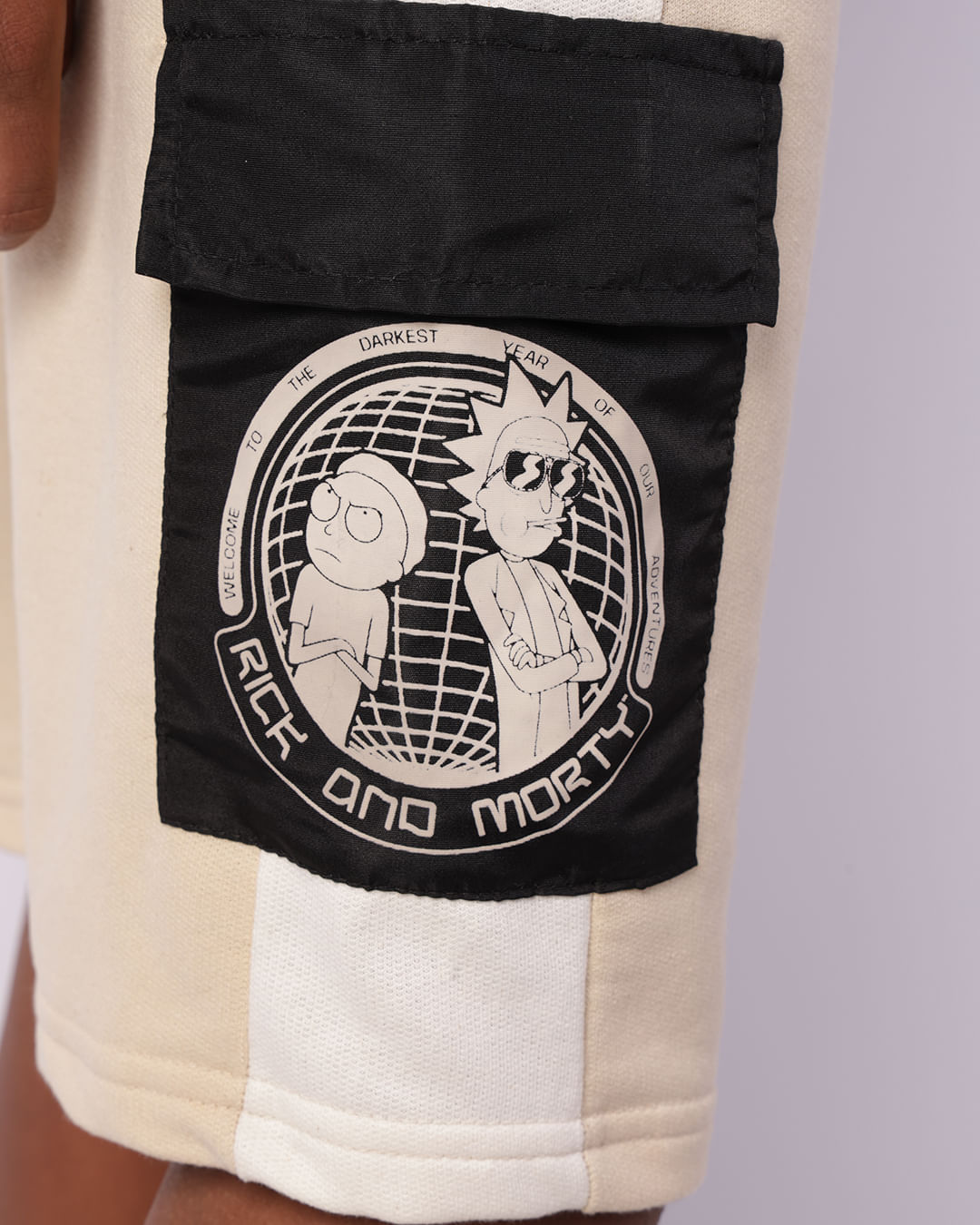 Bermuda-T42172-Mol-M-1016-Rick-E-Morty---Bege