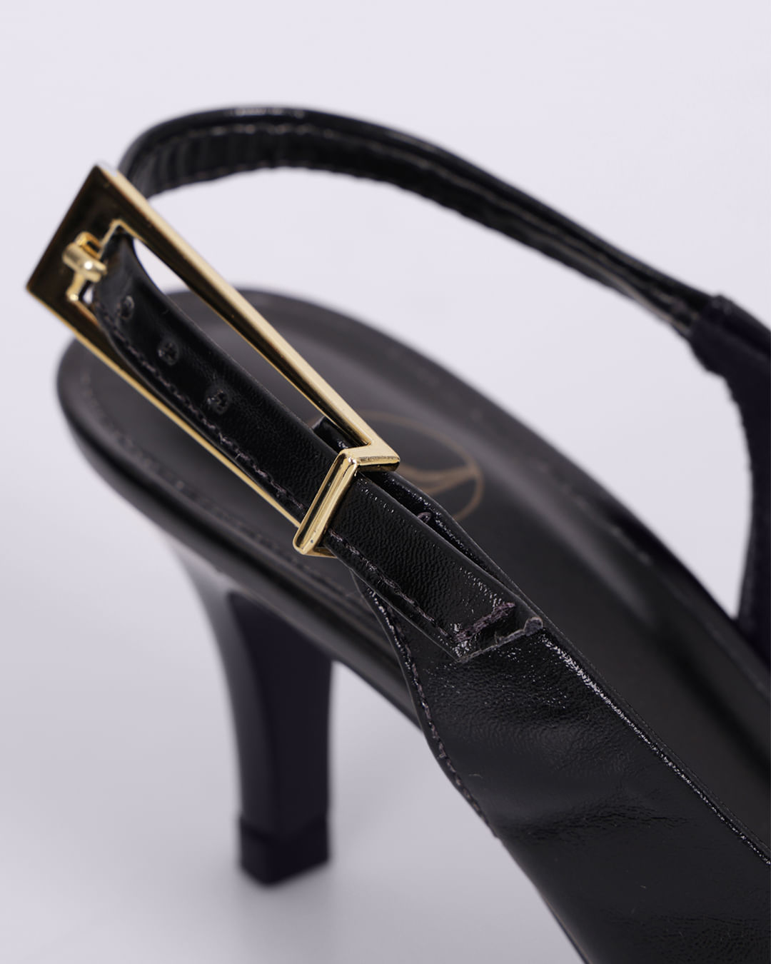 Sapato-Scarpin-2180-3725-C-Fivela-Preto---Preto