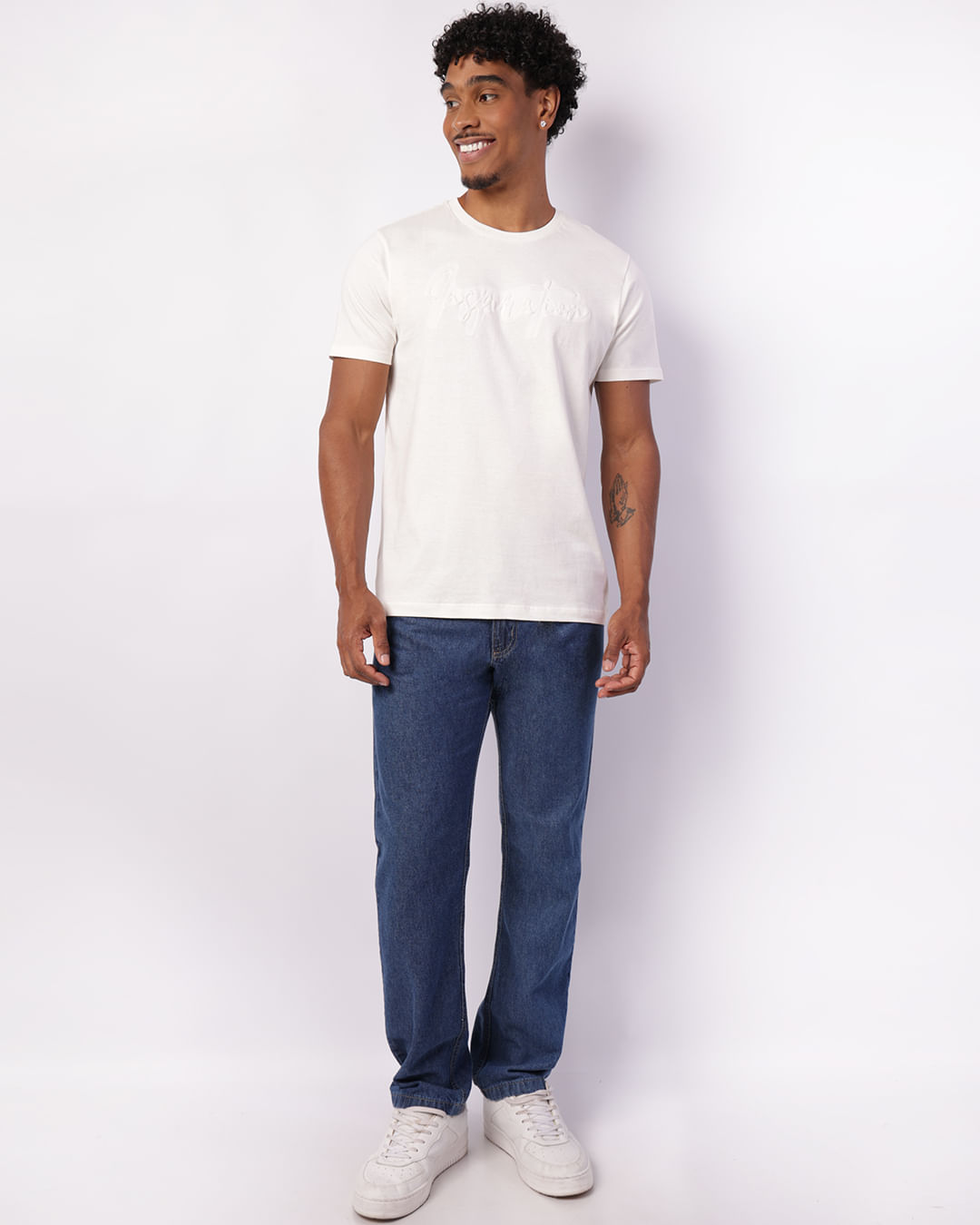 Camiseta Masculina Estampa Emboss Manga Curta Off White-1748895408756