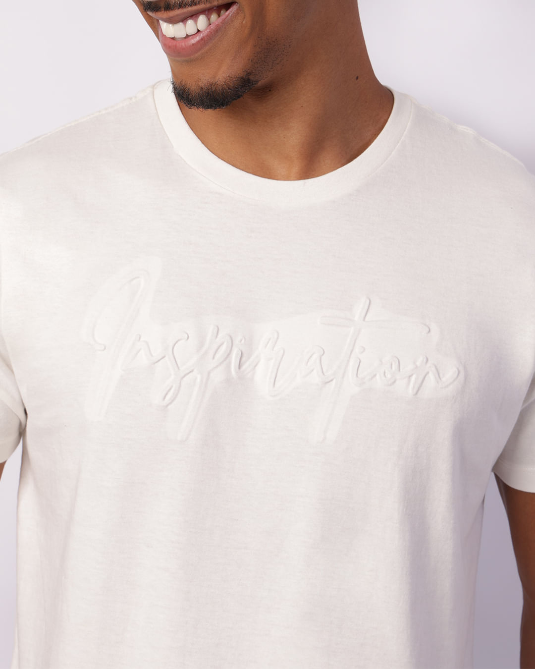 Camiseta Masculina Estampa Emboss Manga Curta Off White-1748895419596