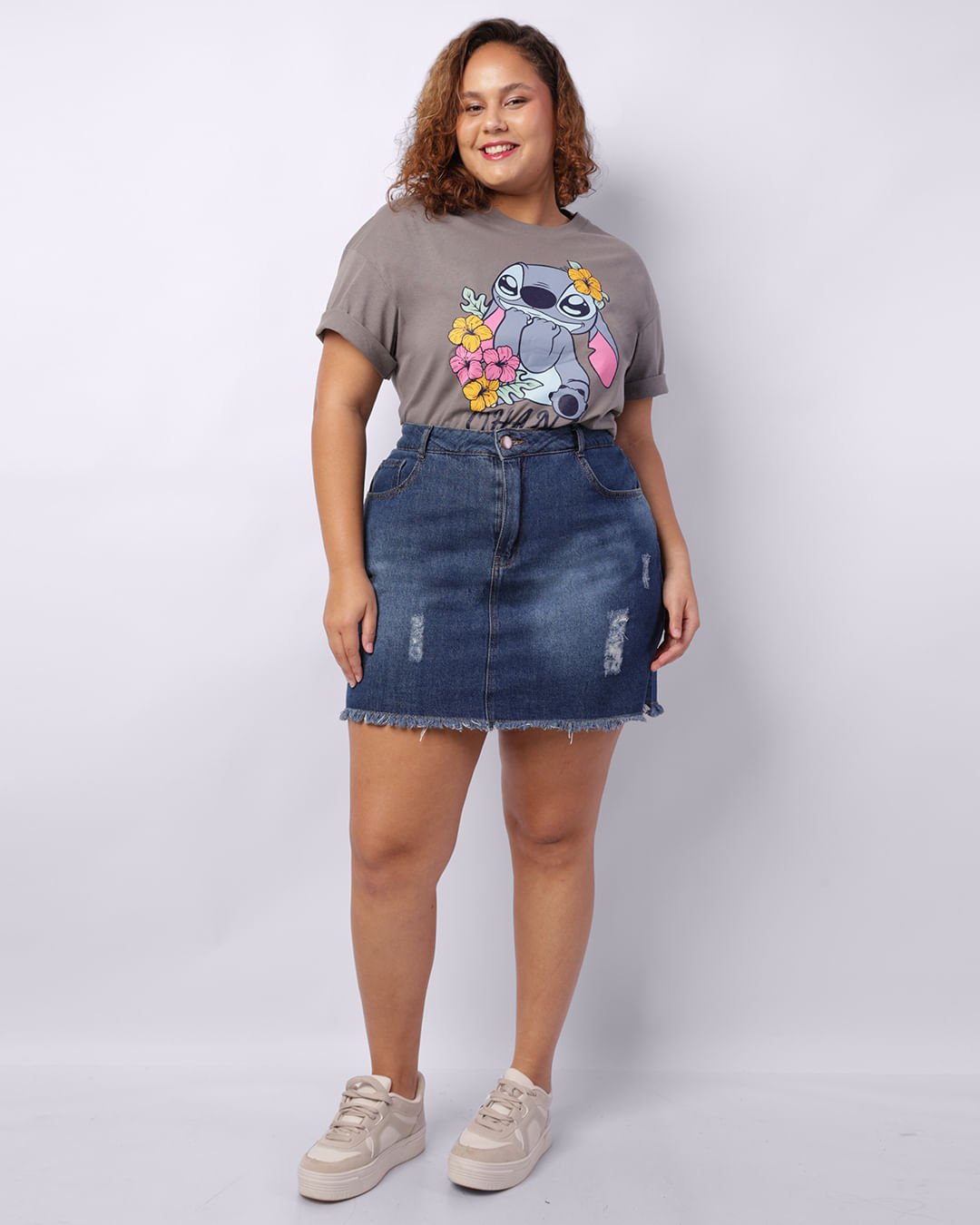 CAMPANHA PERSONAGEM Camiseta Plus Size Feminina Disney Stitch Oversized Manga Curta Cinza-1749068326459