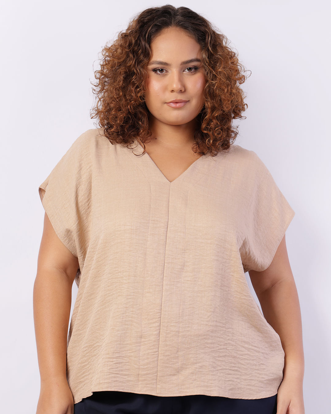 Blusa-730417-Mg-Desl-Decote-V-Mln-Twill---Bege