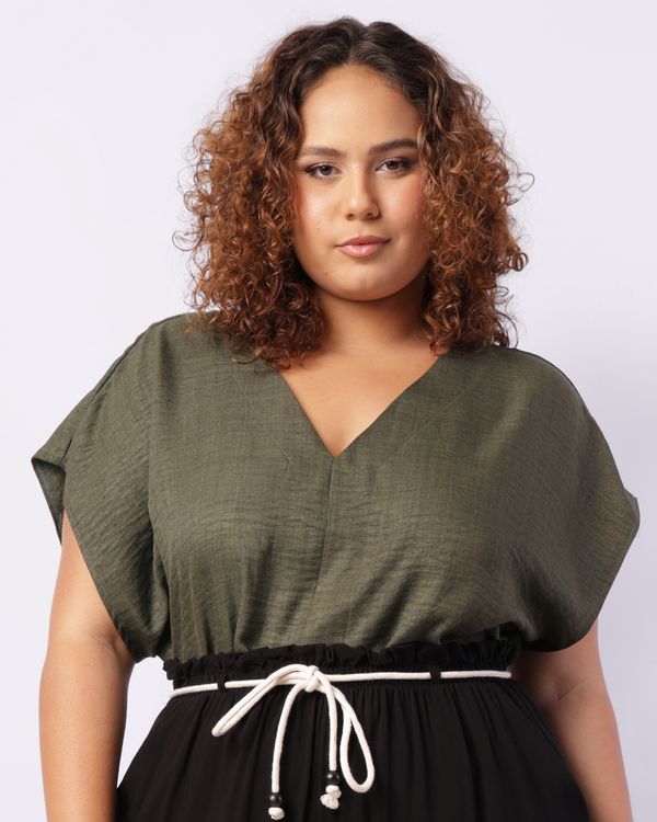 Blusa Plus Size Feminina Berry & Co. Decote V Verde G2