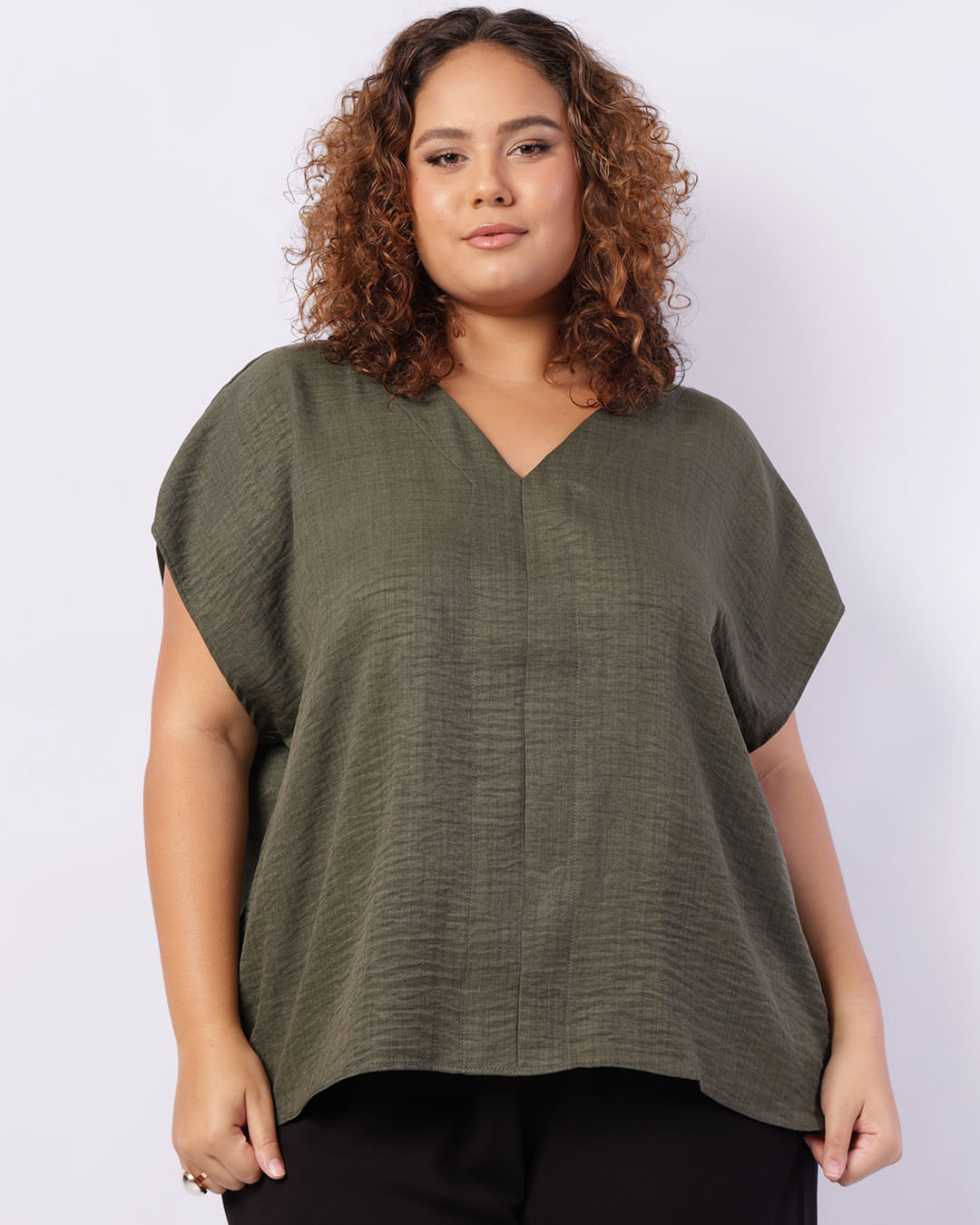 Blusa-730417-Mg-Desl-Decote-V-Mln-Twill---Verde