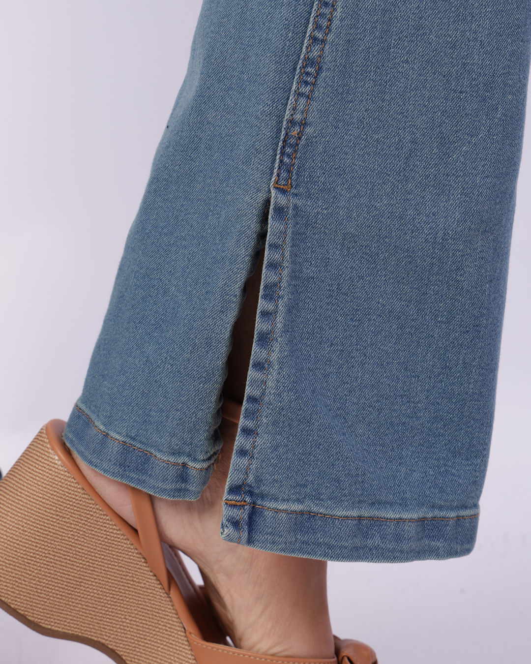 Calca-Flare-Claro-Abertura-42698---Jeans-Blue