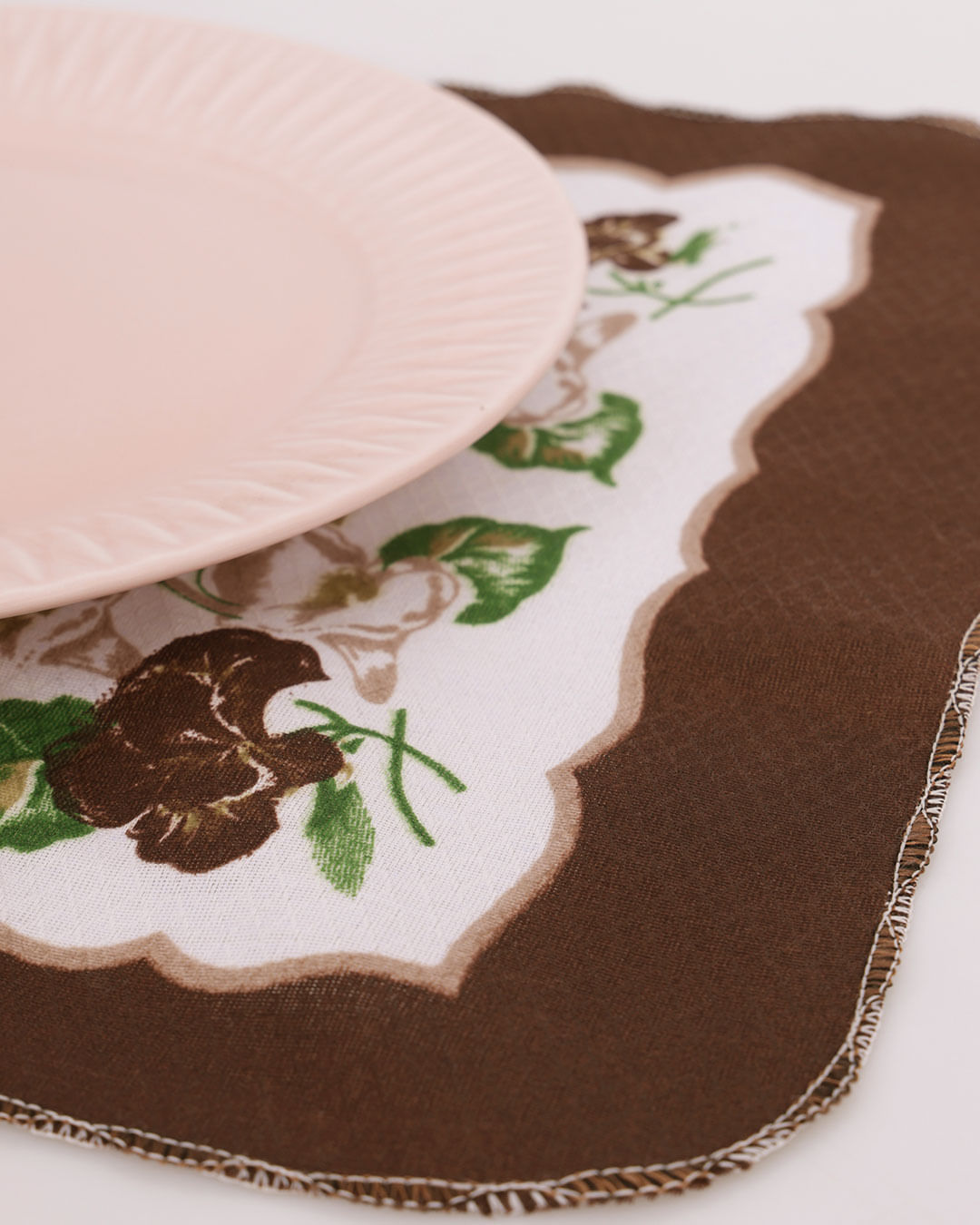 Lugar-Americano-Pa-30x40-215906---Marrom-Floral