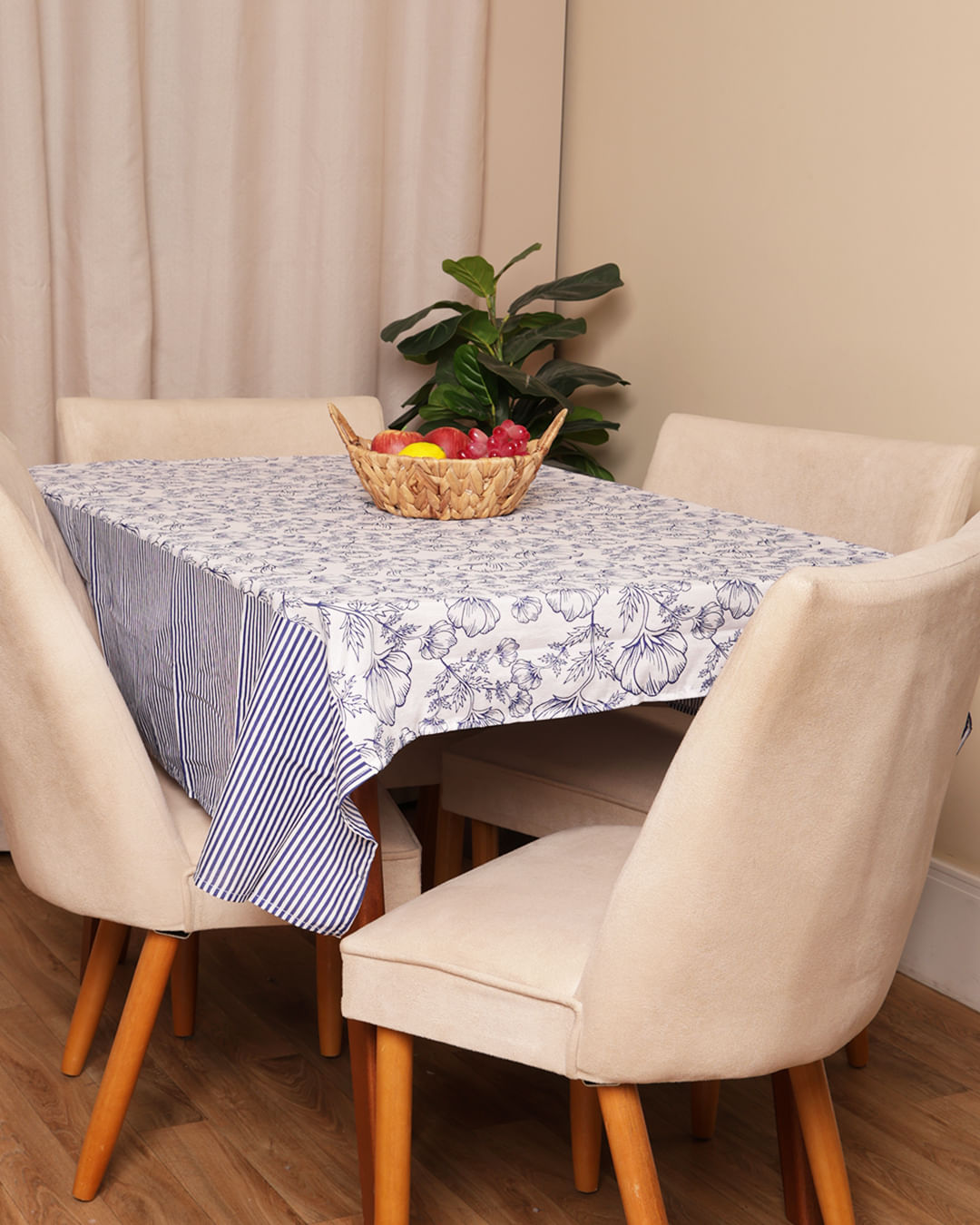 Toalha-De-Mesa-140x140-Quadrada---Linha---Azul-Floral