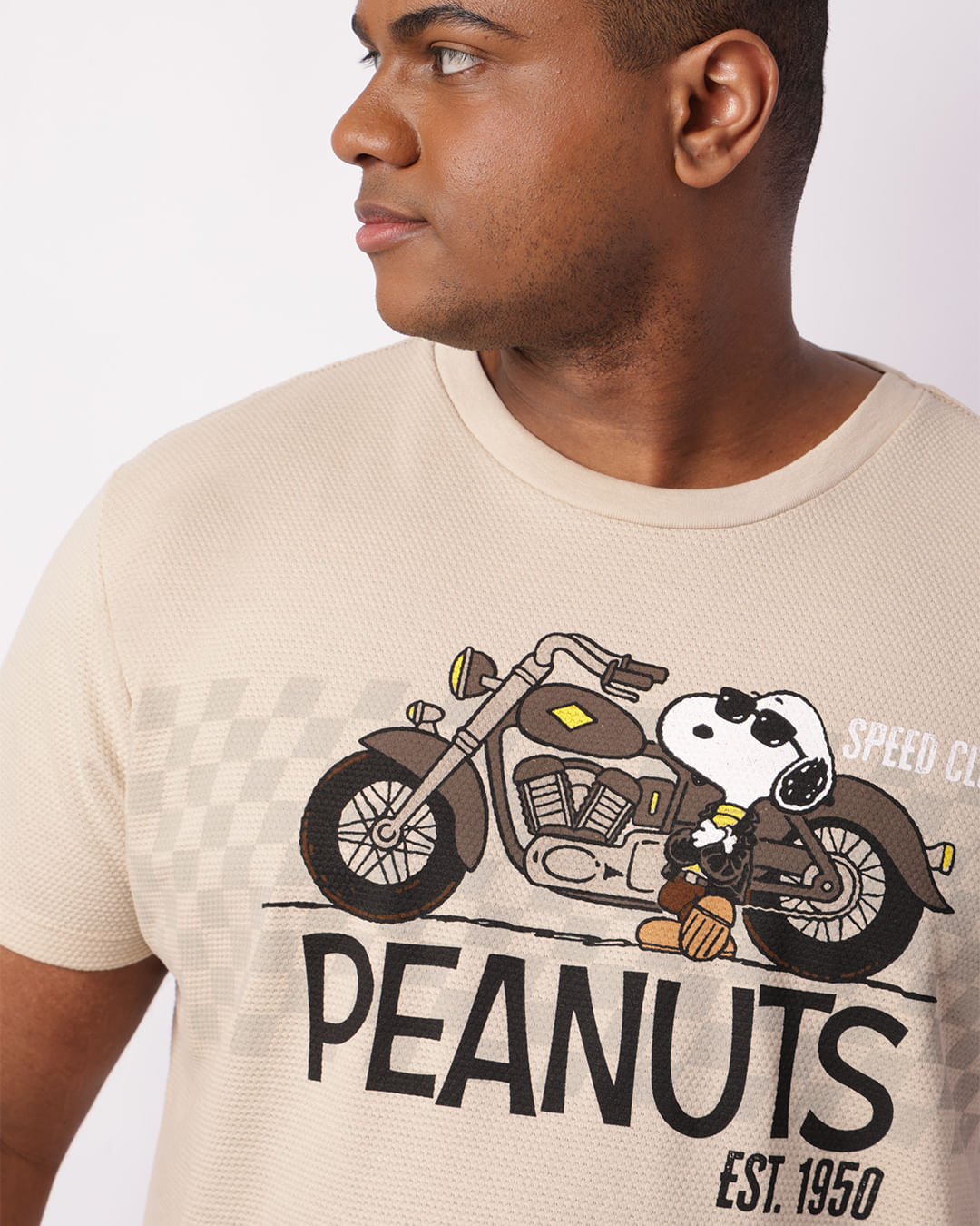 Camiseta-Snoopy-Textura-Bege-Plus---Bege
