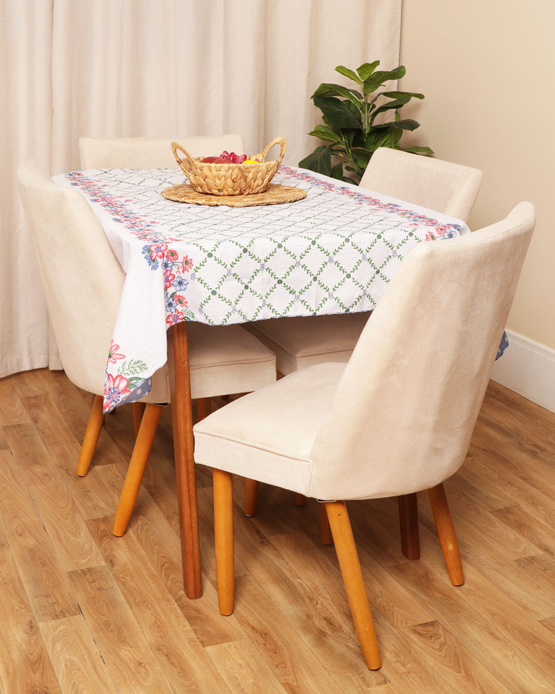 Toalha-Mesa-Pa-Quadrada-135x135---Off-White-Floral