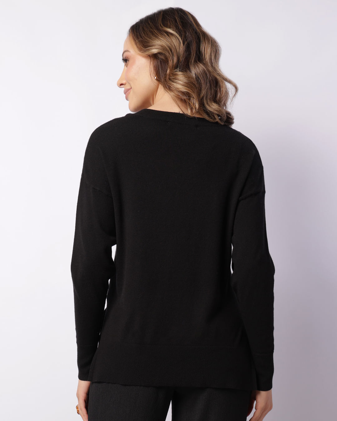 Tricot-Dec-V-Ab-Lat-Pto-Sa24dev-71---Preto