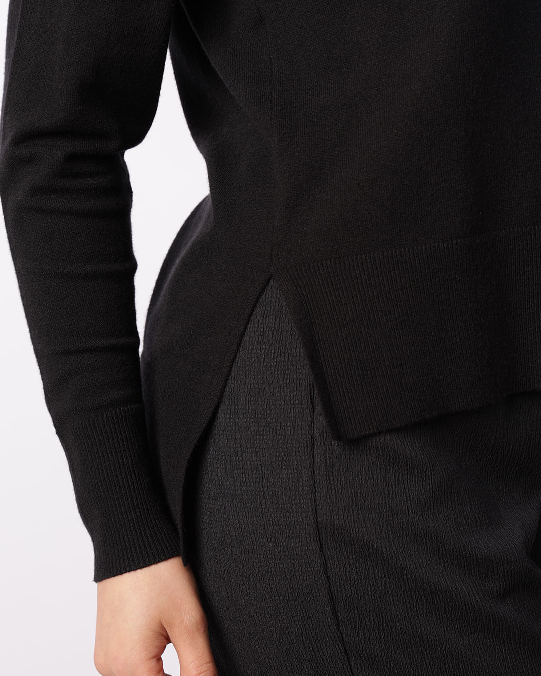 Tricot-Dec-V-Ab-Lat-Pto-Sa24dev-71---Preto