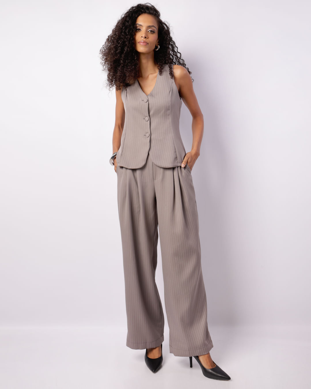 Colete-9262-Risca-De-Giz---Cinza