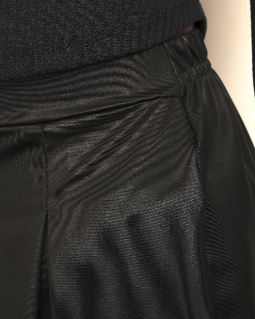 Saia-Tra1912-Pregas-Cirre-F-1016---Preto