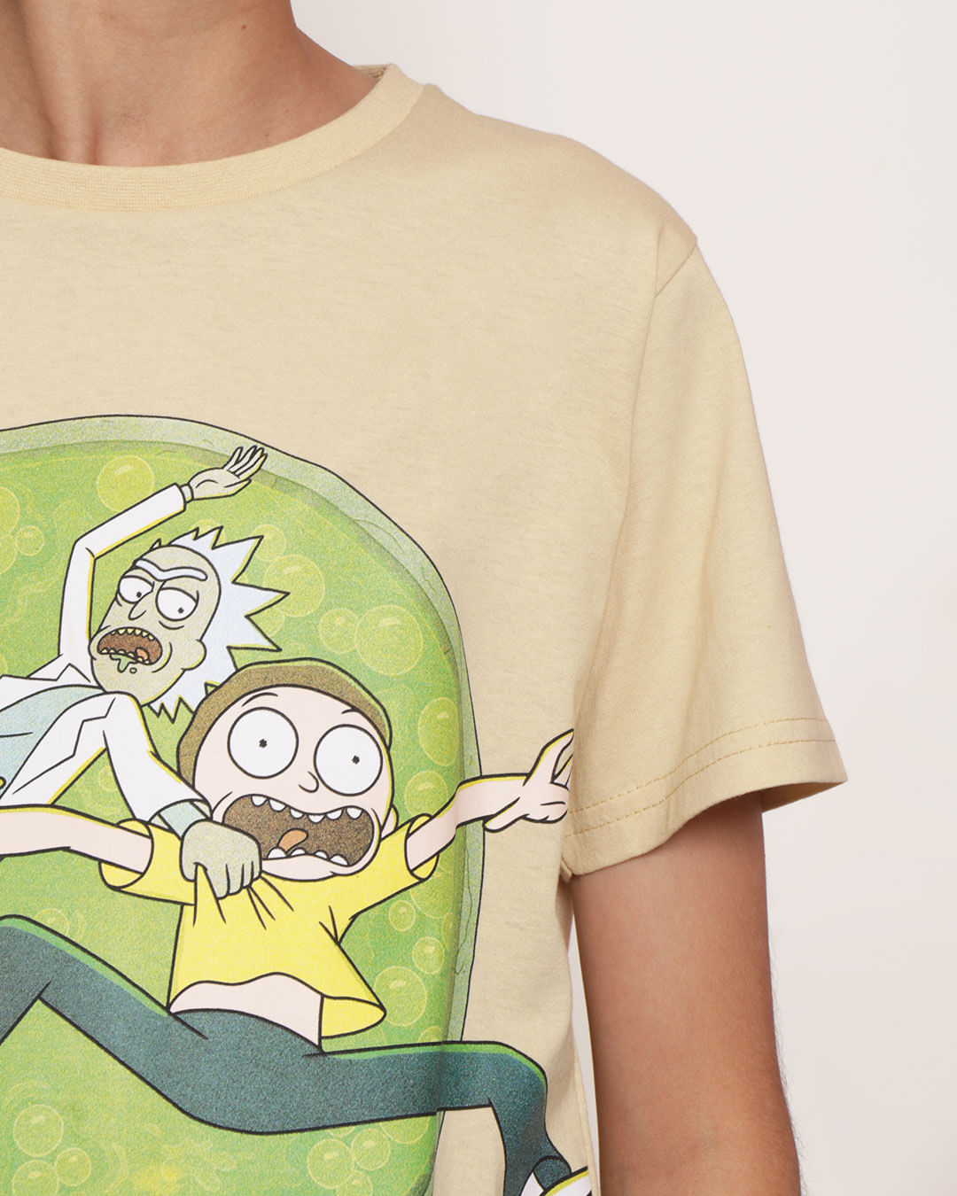 Camiseta-Ch34162-Mc-M-1016-Rick--Mort---Bege-Medio
