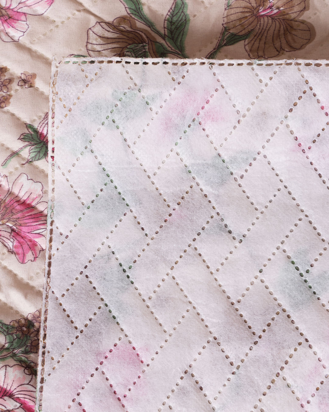 Colcha-Casal-Com-Vies-Romantico-Ver-25---Marrom-Floral
