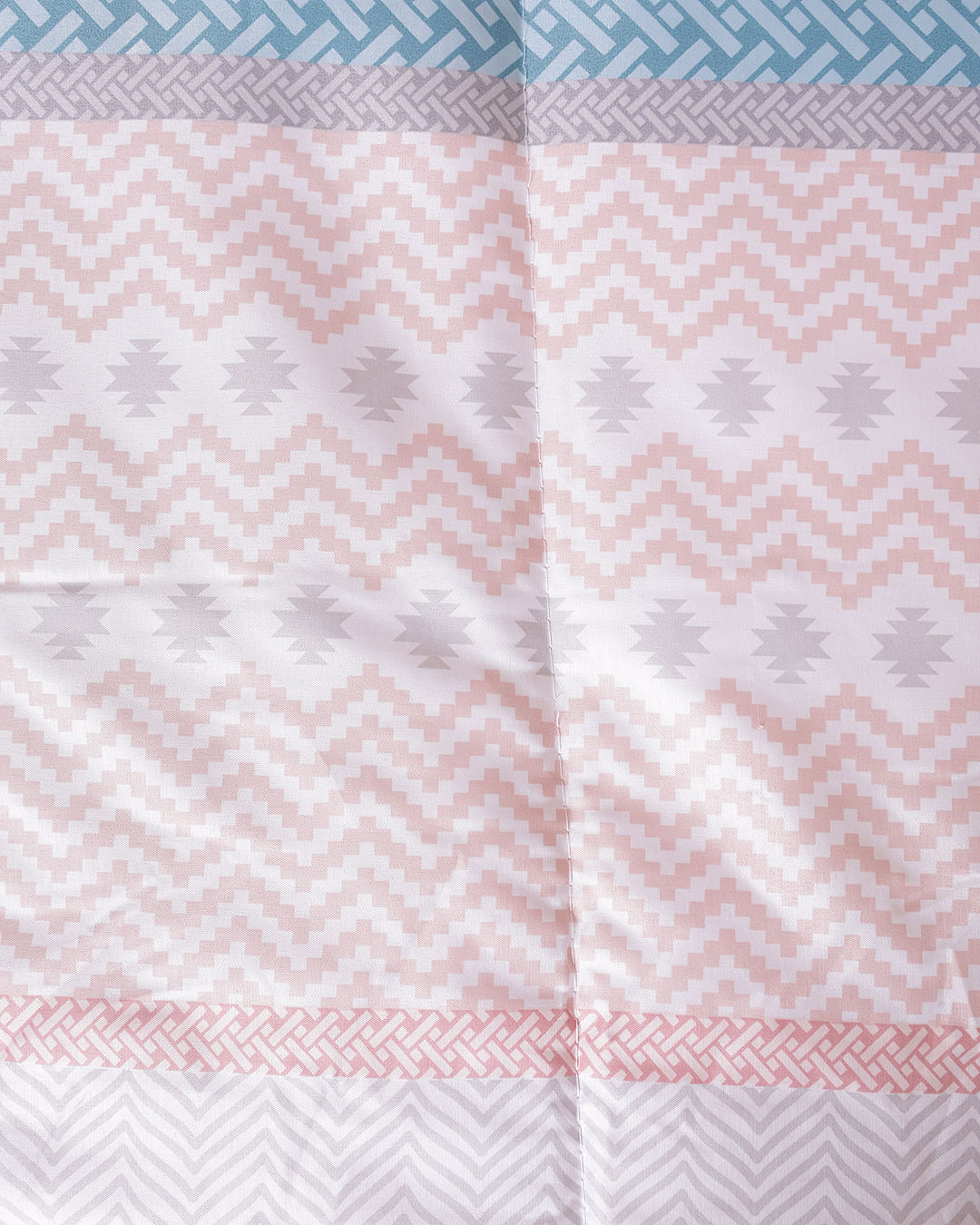 Edredom-Df-Cs-Etnico-So-Ver-25---Rosa-Geometrico