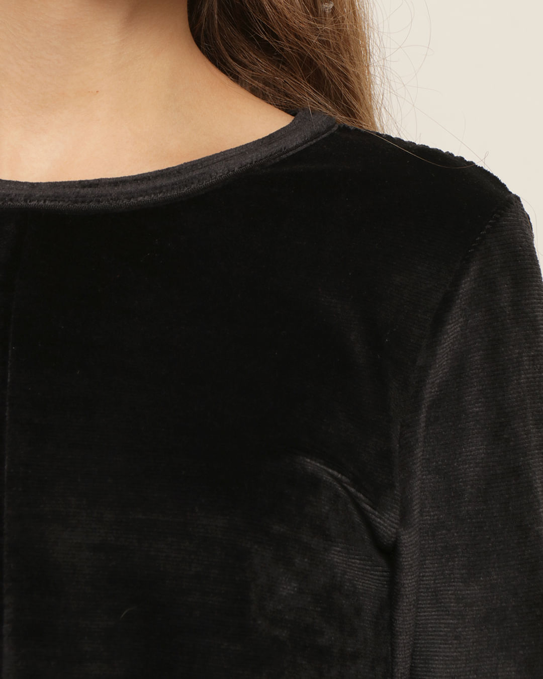 Blusa-242389-Ml-No-Veludo-F-1016---Preto
