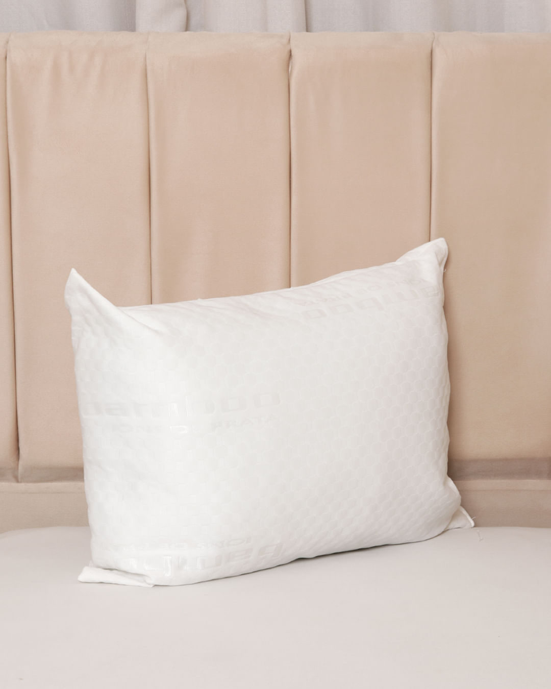 Travesseiro-Ions-Prata-50x70-Fibra-Bambu---Branco
