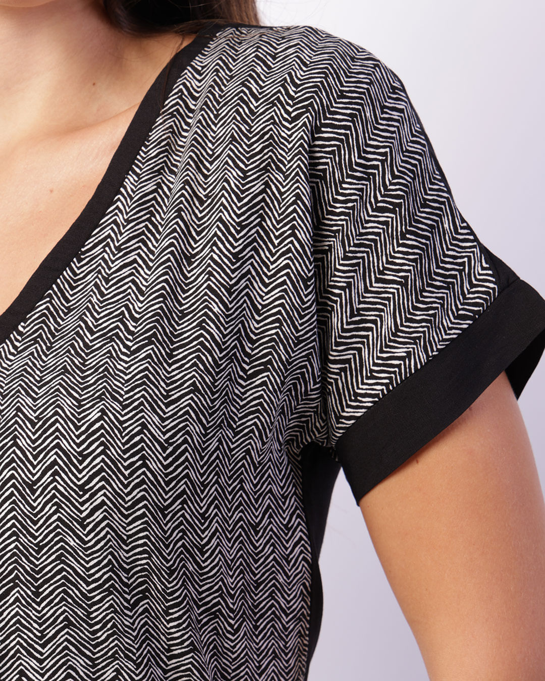 Blusa-230728-Bicolor-Mc---Preto-Outros