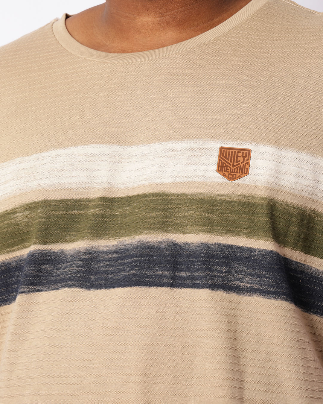 Camiseta-Fidhs3234-Estamp-Listras-Plus---Bege-Escuro