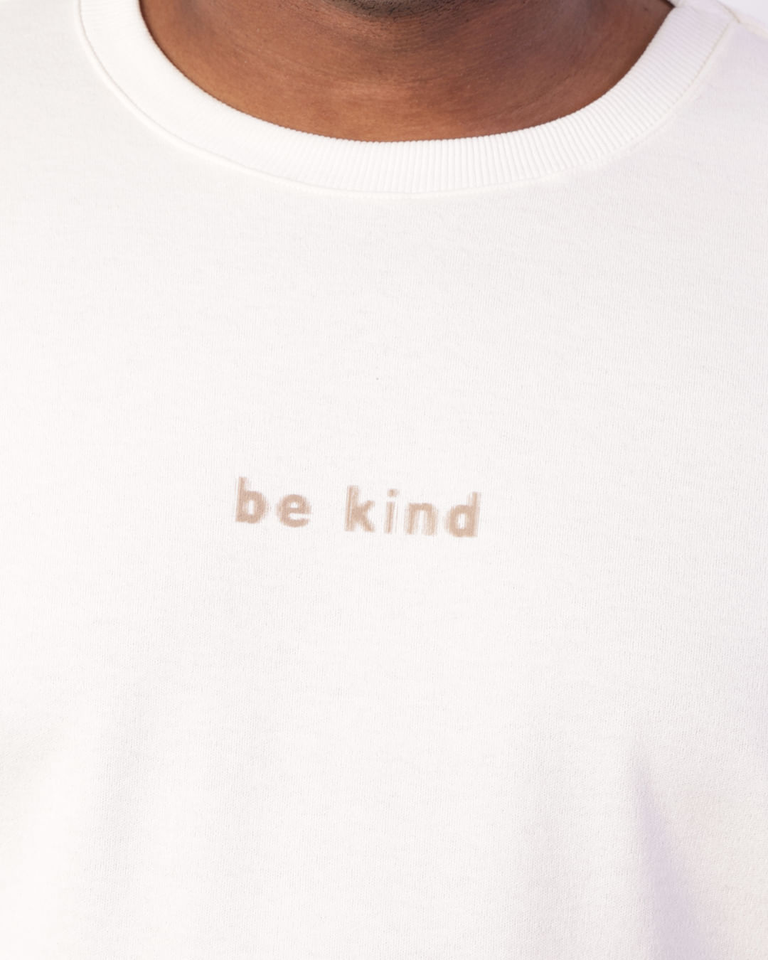Camiseta-E4441-Suedine-Be-Kind-Off-Plus---Off-White