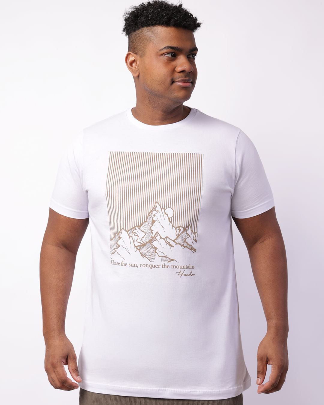 Camiseta-9002142-Mountains-Bco-Plus---Branco