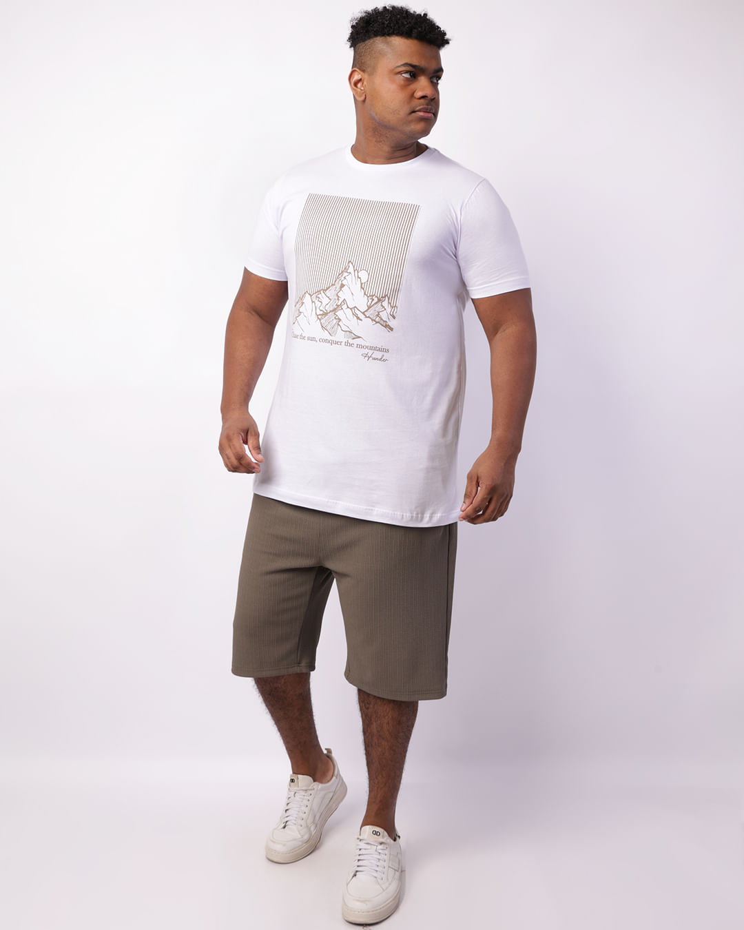 Camiseta-9002142-Mountains-Bco-Plus---Branco
