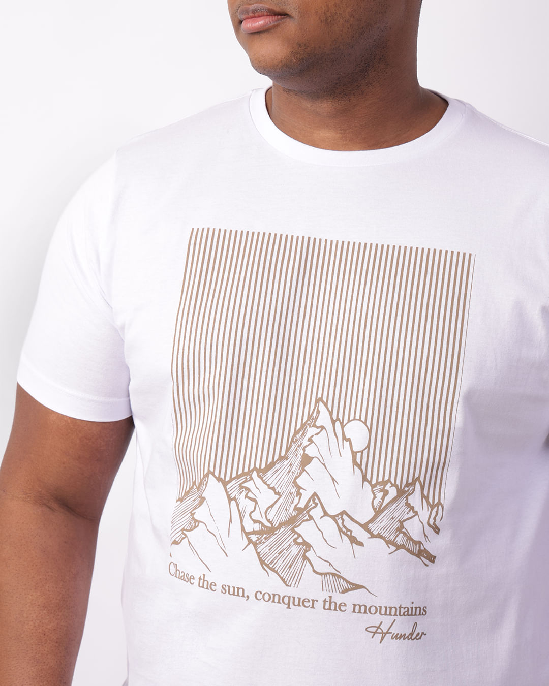 Camiseta-9002142-Mountains-Bco-Plus---Branco