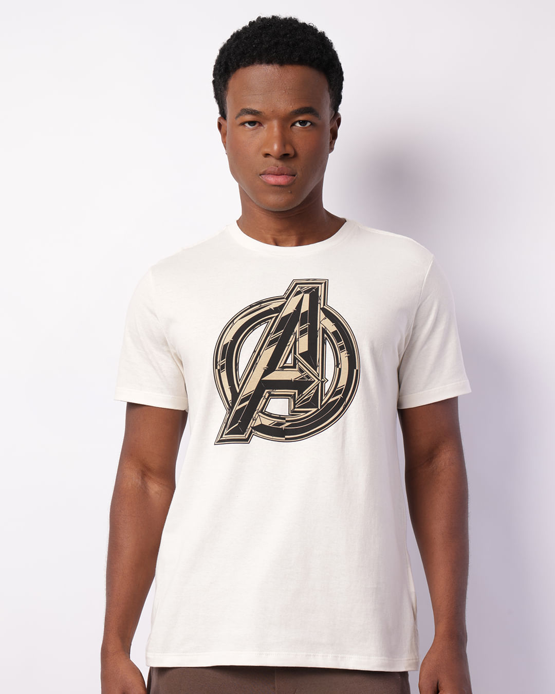 Camiseta--Avengers-0401670-Pgg---Off-White