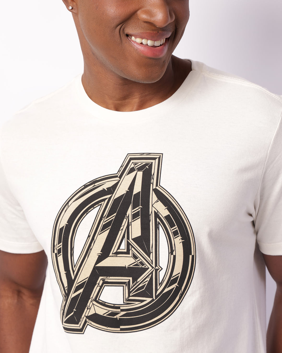 Camiseta--Avengers-0401670-Pgg---Off-White