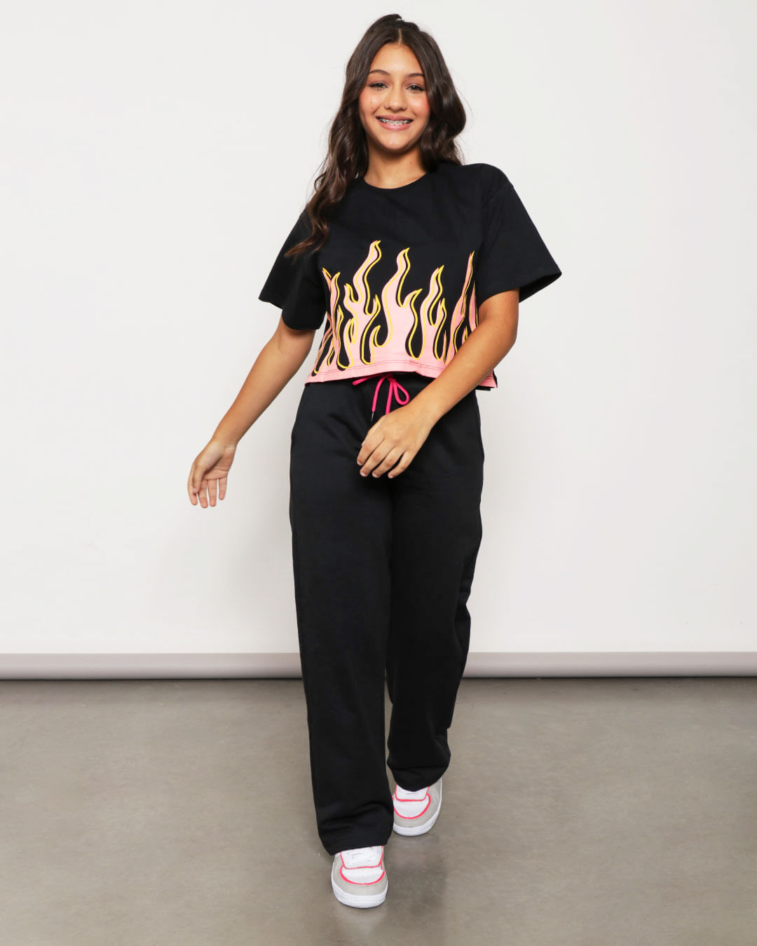 Blusa Juvenil Cropped Oversized Chamas Preta-1751467970238