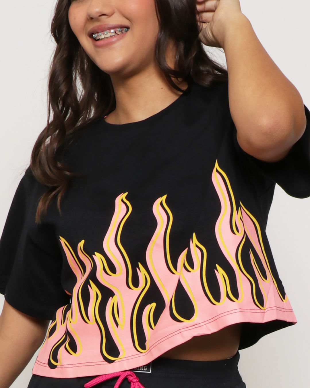 Blusa Juvenil Cropped Oversized Chamas Preta-1751467972015
