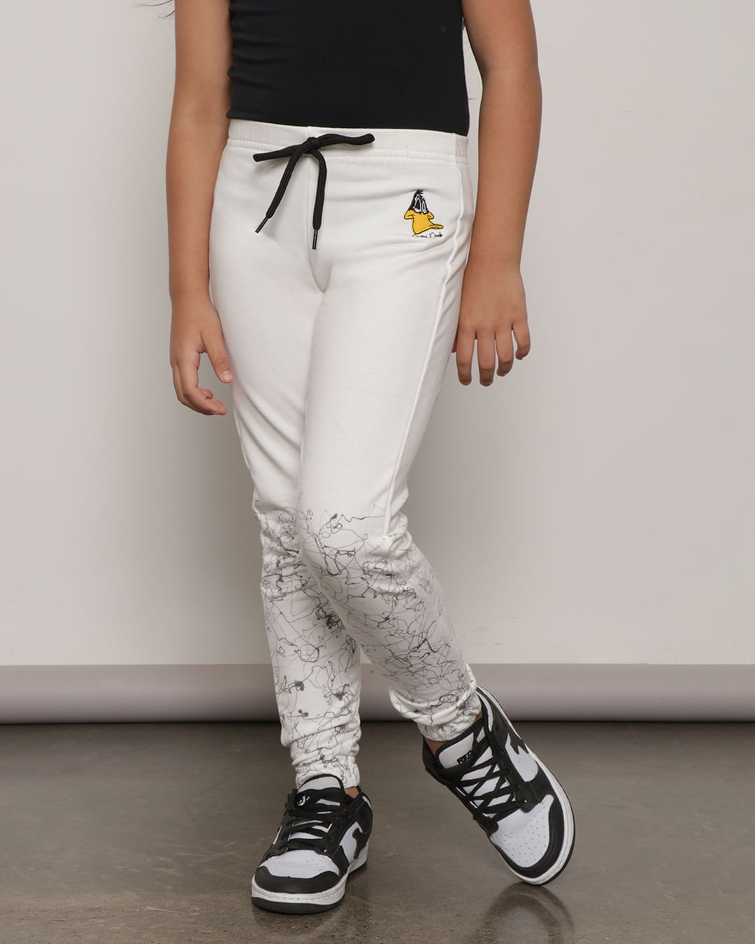 Calça Infantil Moletinho Jogger Warner Bordado Patolino Off White-1751974881285