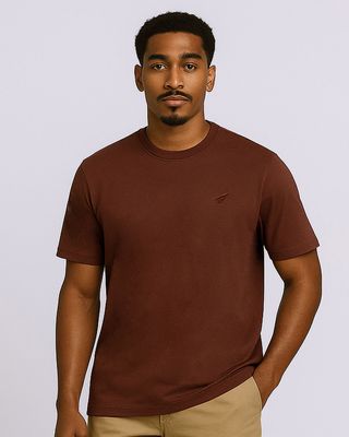 Camiseta-Touch-Pima-Bordado-P1686-Mro---Marrom